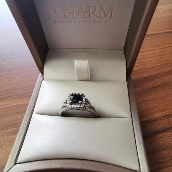 18 Kt. White Gold ,  Blue Sapphire and  Multi Diamond Ring - Picture 7 of 13